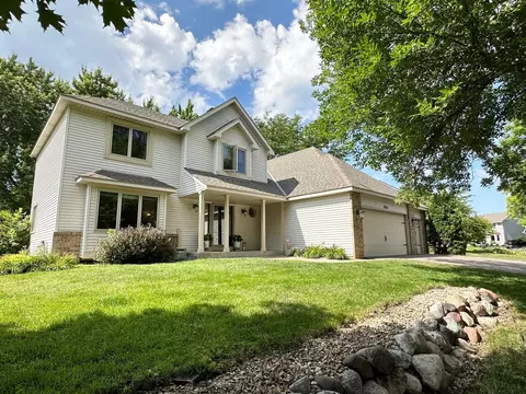 8735 Flamingo Dr, Chanhassen, MN 55317