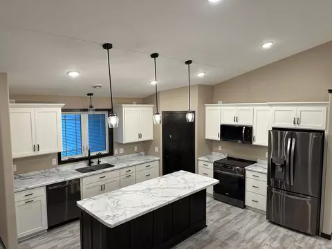 1685 Hurst Castle Rd, Saint Cloud, MN 56303 photo 2