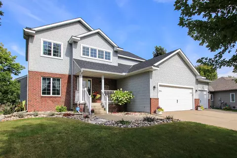 1285 Heritage Ave NW, Hutchinson, MN 55350
