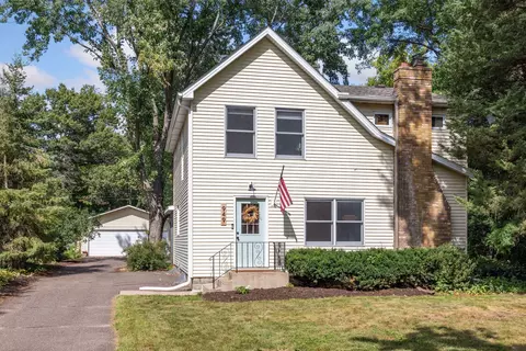 949 County Road B W, Roseville, MN 55113