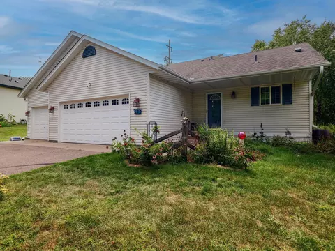 9062 Oriole Ln, Monticello, MN 55362