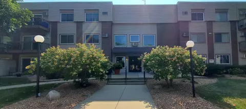 2800 Hillsboro Ave N #103, New Hope, MN 55427