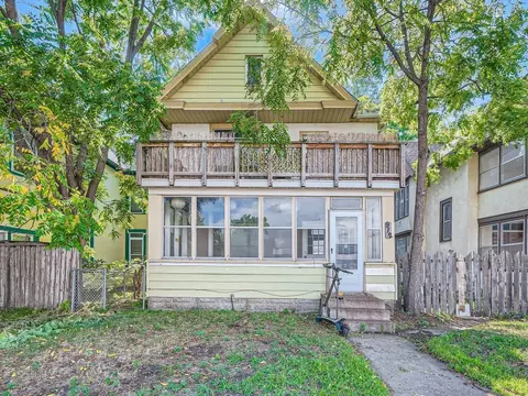 912 University Ave NE, Minneapolis, MN 55413