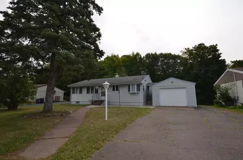 610 Maple Bend Dr, Duluth, MN 55811