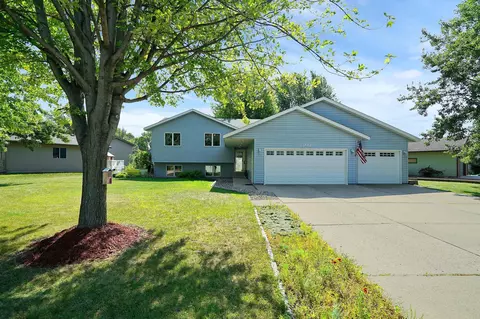 502 Abby Ln, Glencoe, MN 55336
