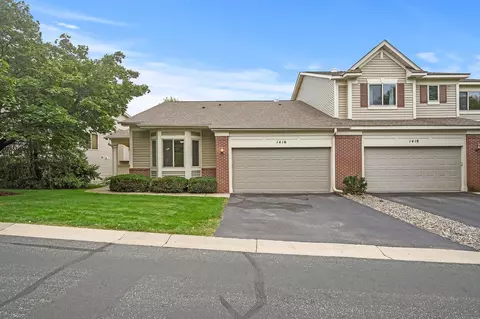 1416 Summit Shores Dr, Burnsville, MN 55306