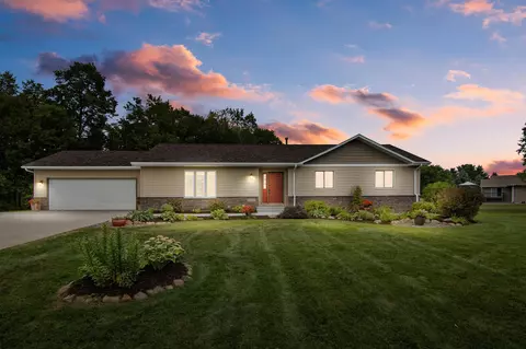30540 Wallmark Lake Dr, Chisago City, MN 55013