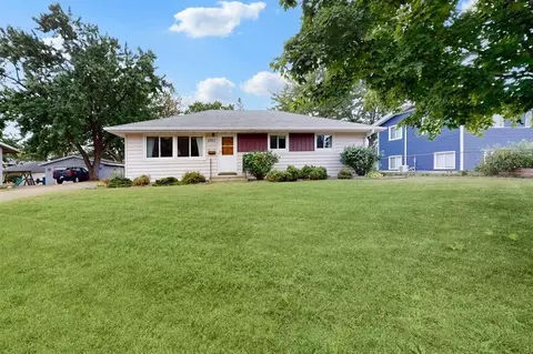 2907 Nash Rd, Brooklyn Center, MN 55430