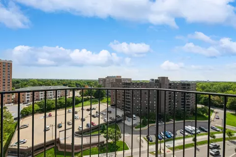 6500 Woodlake Dr #1113, Richfield, MN 55423