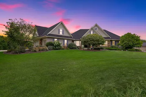 1971 Paris Ave N, West Lakeland, MN 55082