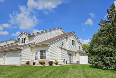 6835 Benton Cir #12, Inver Grove Heights, MN 55076