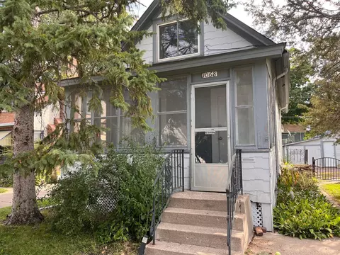 1068 Como Pl, Saint Paul, MN 55103