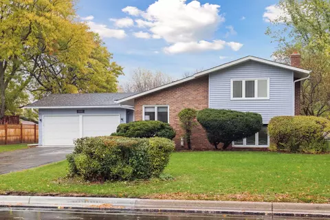 12309 Villaburne Dr, Burnsville, MN 55337