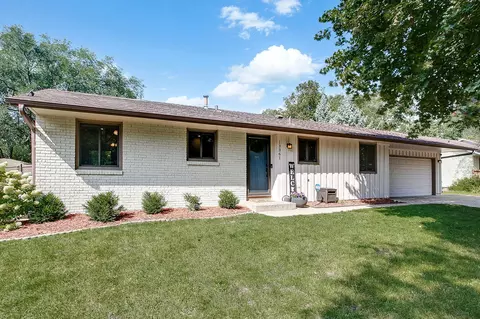 13361 Flagstaff Ave, Apple Valley, MN 55124