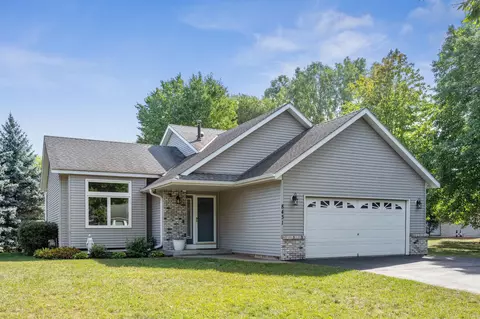 8431 Norway St NW, Coon Rapids, MN 55433