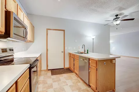4092 Meadowlark Curv, Eagan, MN 55122 photo 11