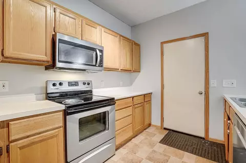 4092 Meadowlark Curv, Eagan, MN 55122 photo 10
