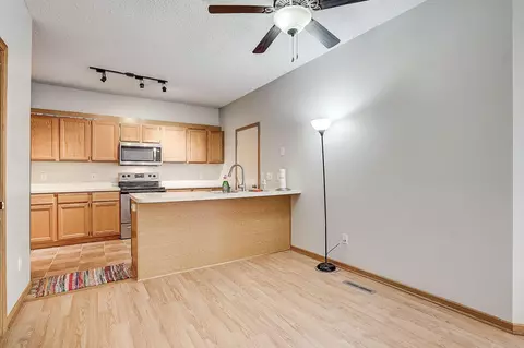 4092 Meadowlark Curv, Eagan, MN 55122 photo 8