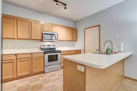 4092 Meadowlark Curv, Eagan, MN 55122 photo 9