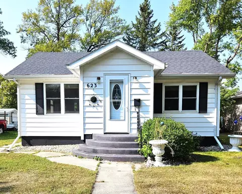 623 E Johnson Ave, Warren, MN 56762