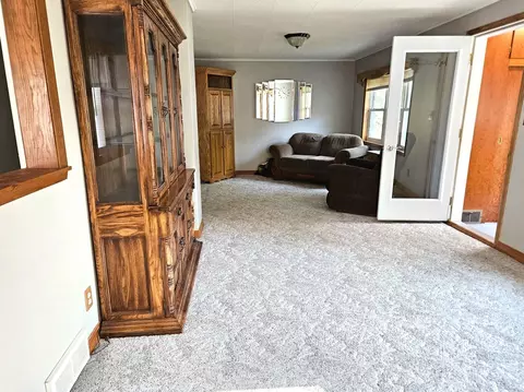 623 E Johnson Ave, Warren, MN 56762 photo 3
