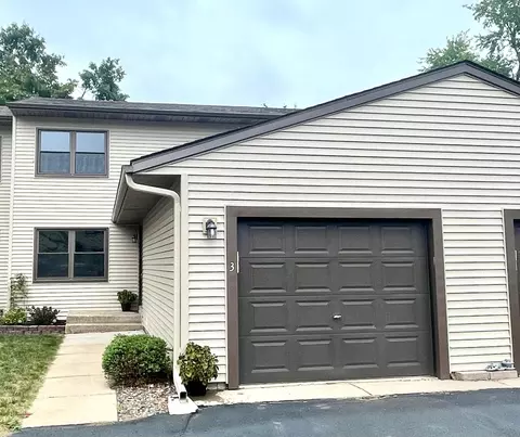 606 4th St N #3A, North Hudson, WI 54016