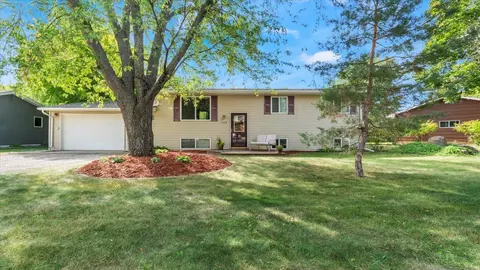 2008 Fairway Ln NE, Alexandria, MN 56308