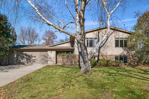 1803 Chestnut Dr, Hudson, WI 54016