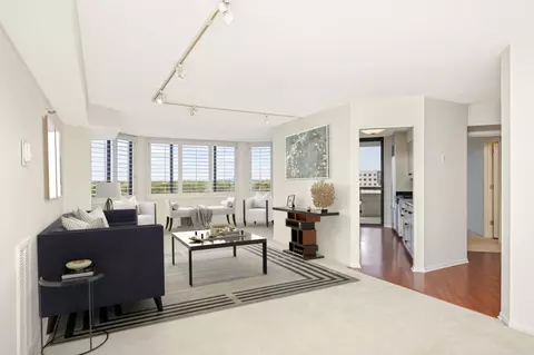 6566 France Ave S #1001, Edina, MN 55435