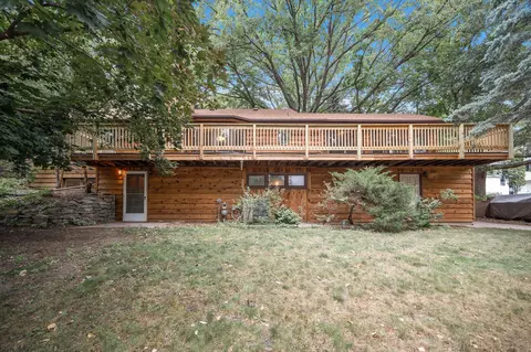 457 Wagner St, Roseville, MN 55113