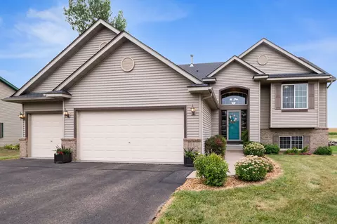 1112 N Cheyenne St, Roberts, WI 54023