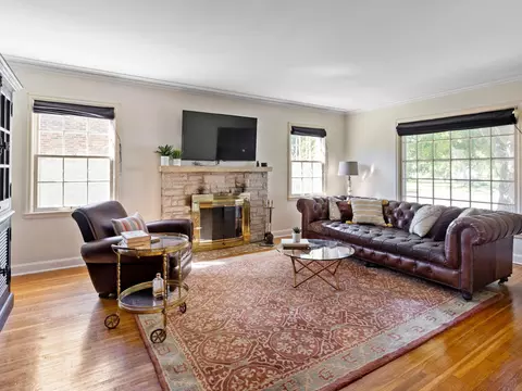 1716 Pascal St, Falcon Heights, MN 55113