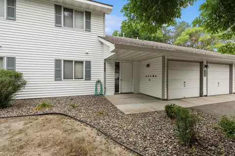6250 Magda Dr #D, Maple Grove, MN 55369