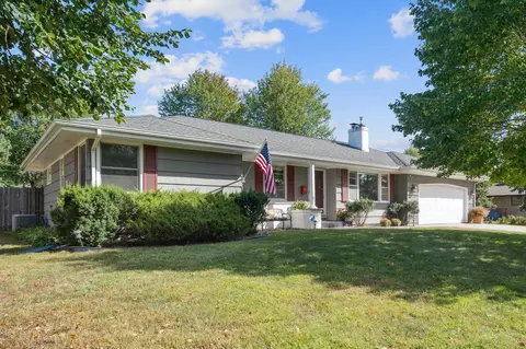 6141 Chowen Ave S, Edina, MN 55410
