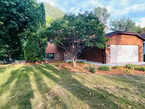 3244 Monterey Ave, Vadnais Heights, MN 55127