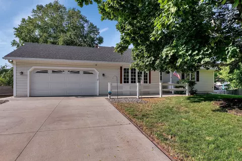 10710 Garden Cir, Bloomington, MN 55438