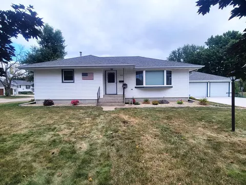 908 N Oak St, Lake City, MN 55041