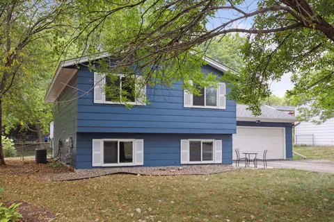 13744 Webster Ct, Savage, MN 55378