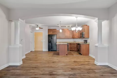1155 Ford Rd #215, Saint Louis Park, MN 55426