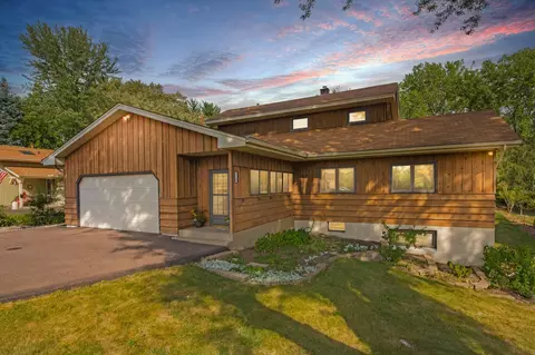 3104 Victoria St N, Roseville, MN 55113