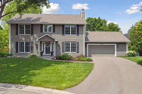 2045 Black Oaks Ln N, Plymouth, MN 55447