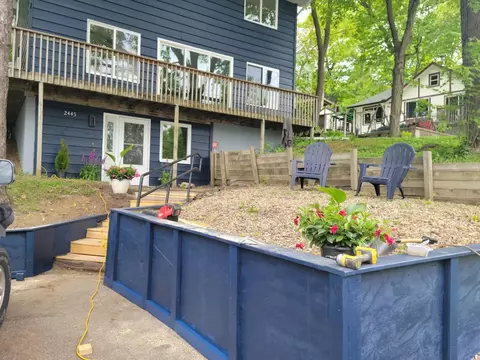 2445 W Medicine Lake Dr, Plymouth, MN 55441