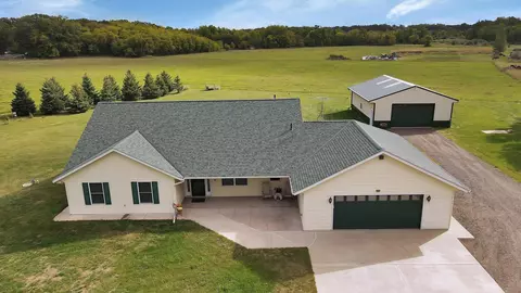 8076 165th Ave, Oak Park, MN 56357