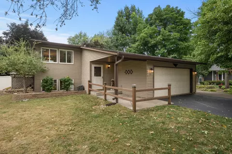 1477 Laurel Ave, Saint Paul Park, MN 55071