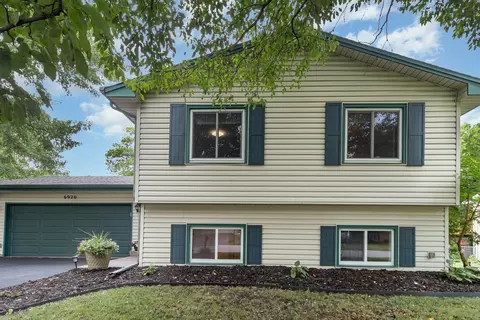 6920 Redwing Ln, Chanhassen, MN 55317
