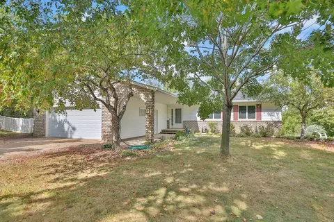 552 Dru Dr, Hudson, WI 54016