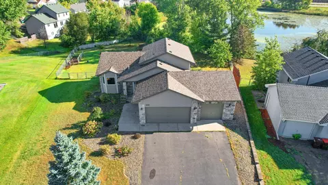 4413 Hamlet Ave N, Oakdale, MN 55128