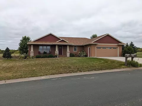 1532 Cherry St E, Mazeppa, MN 55956