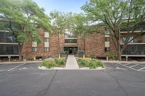 10441 Greenbrier Rd #114, Minnetonka, MN 55305