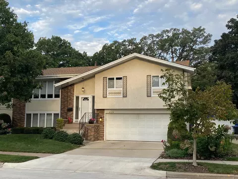 4124 Burton Ln, Minneapolis, MN 55406
